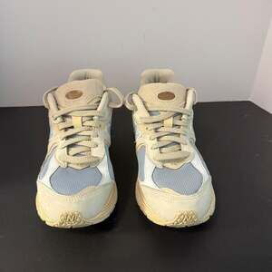 New Balance 2002R 'Sandstone Timberwolf' Light Blue/Cream Sneakers M2002RBZ